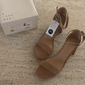 A New Day | NWT Taupe Block Heel